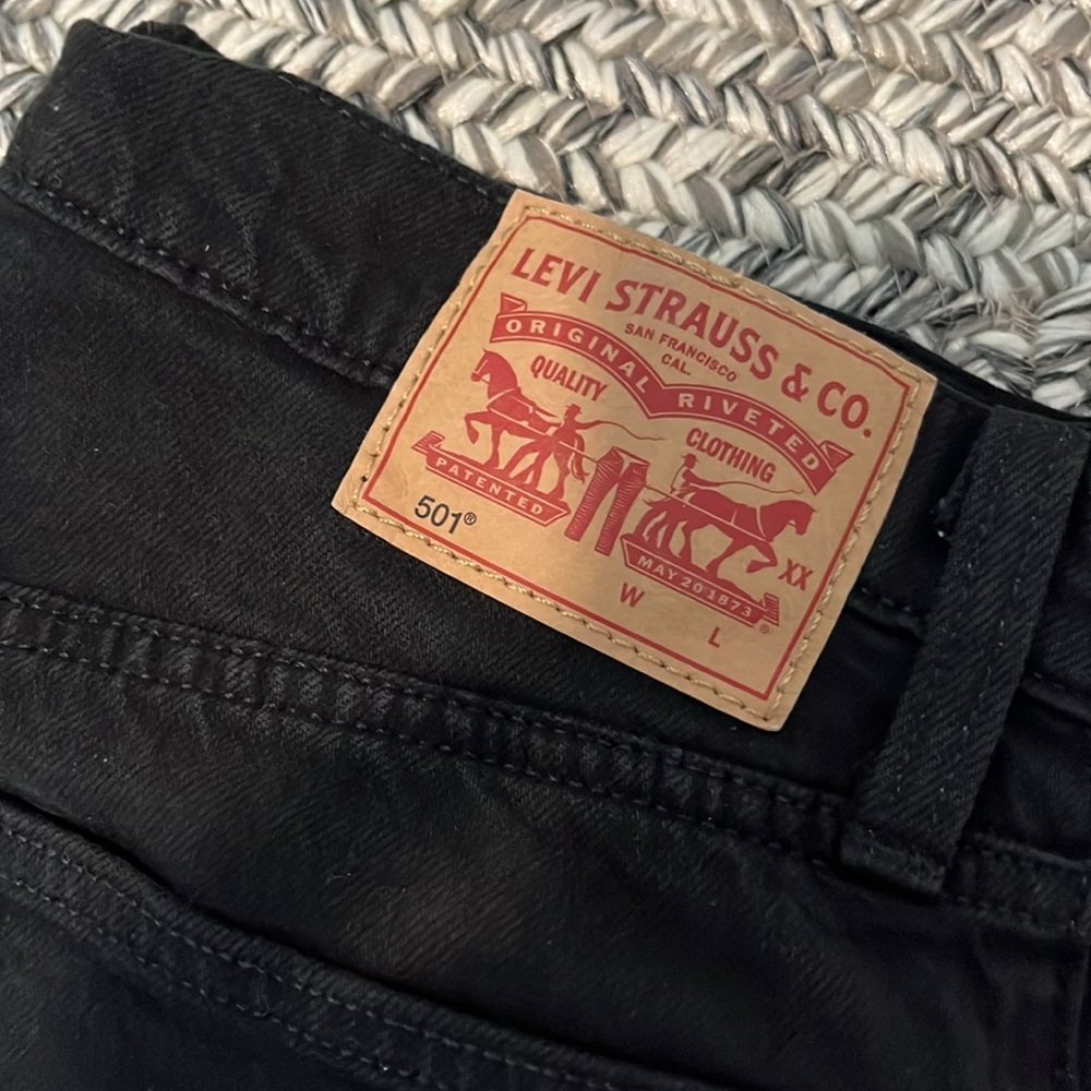 Levis 501 - Picture 2 of 5
